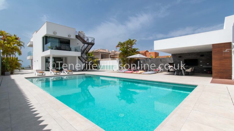 Experience Luxury and Comfort with Villa Holidays in Tenerife
